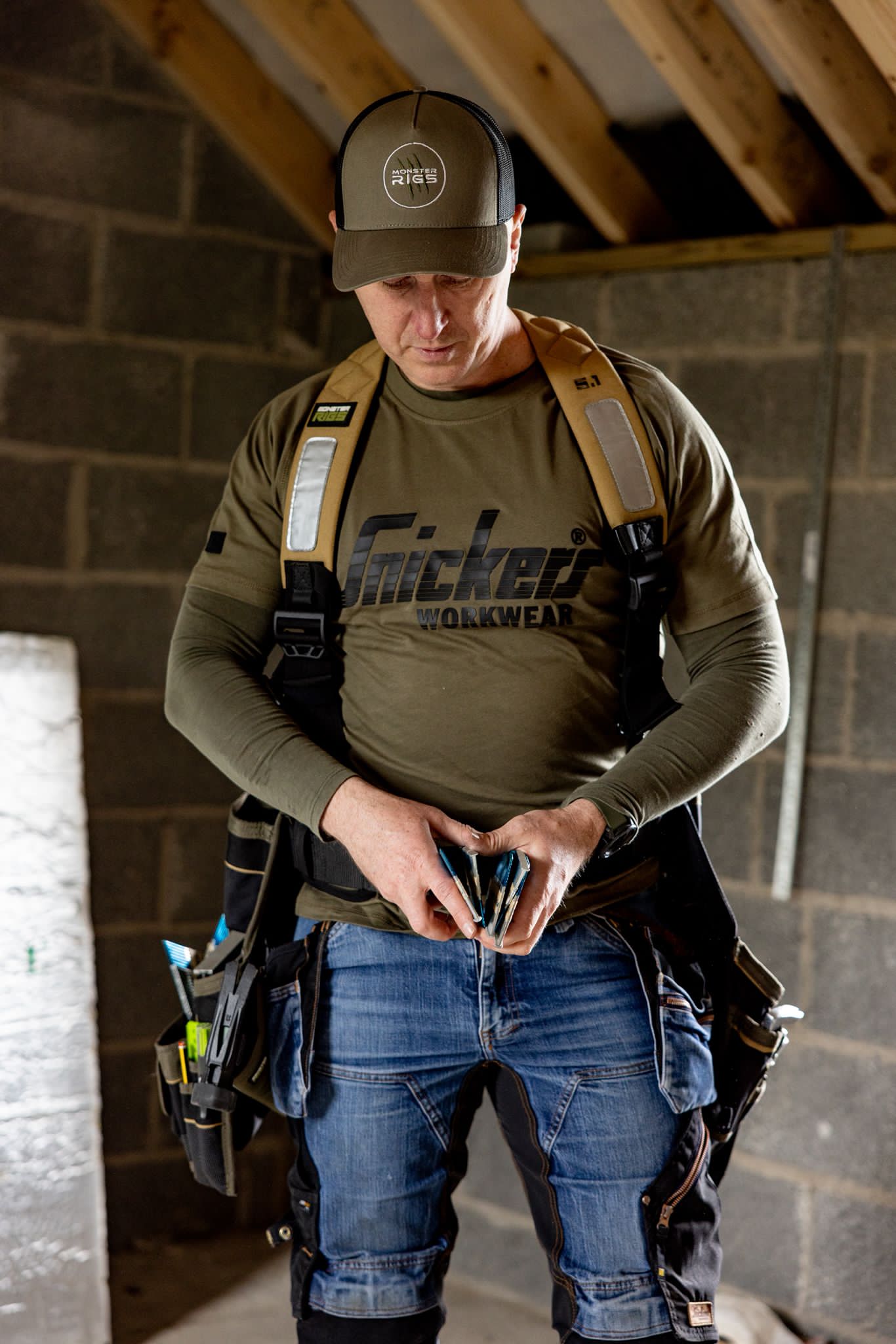 How a Tool Belt with Braces (or a Tool Vest) Helps Prevent Back Pain ...