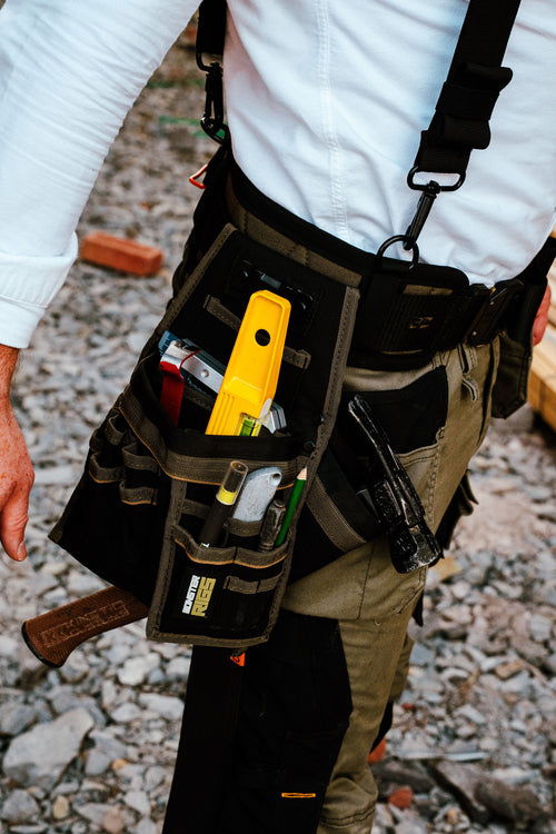 Monster Rigs 4.1 (Right hand) and 4.2 (Left hand) Carpenter and Joiner Tool Pouch